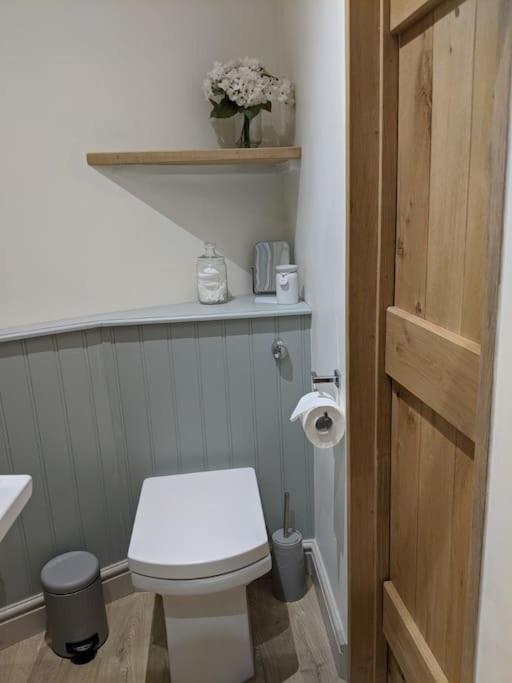 Barley - Cosy Stylish Apartment - Easy Access To Bath And Many Nearby Attractions บ็อกซ์ ภายนอก รูปภาพ