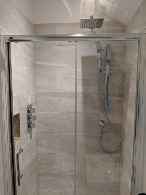 Barley - Cosy Stylish Apartment - Easy Access To Bath And Many Nearby Attractions บ็อกซ์ ภายนอก รูปภาพ